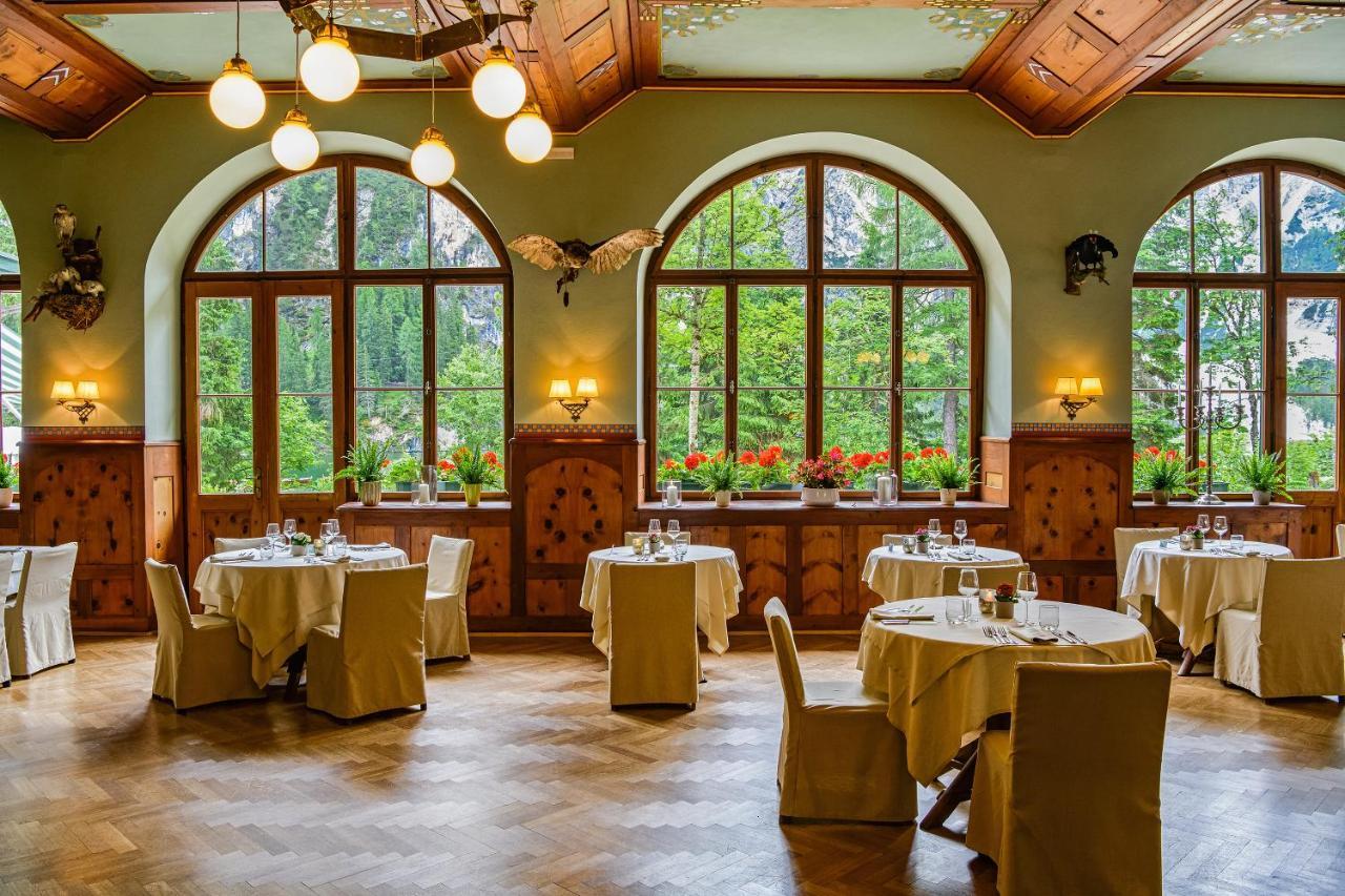 Hotel Lago Di Braies ブラーイエス エクステリア 写真