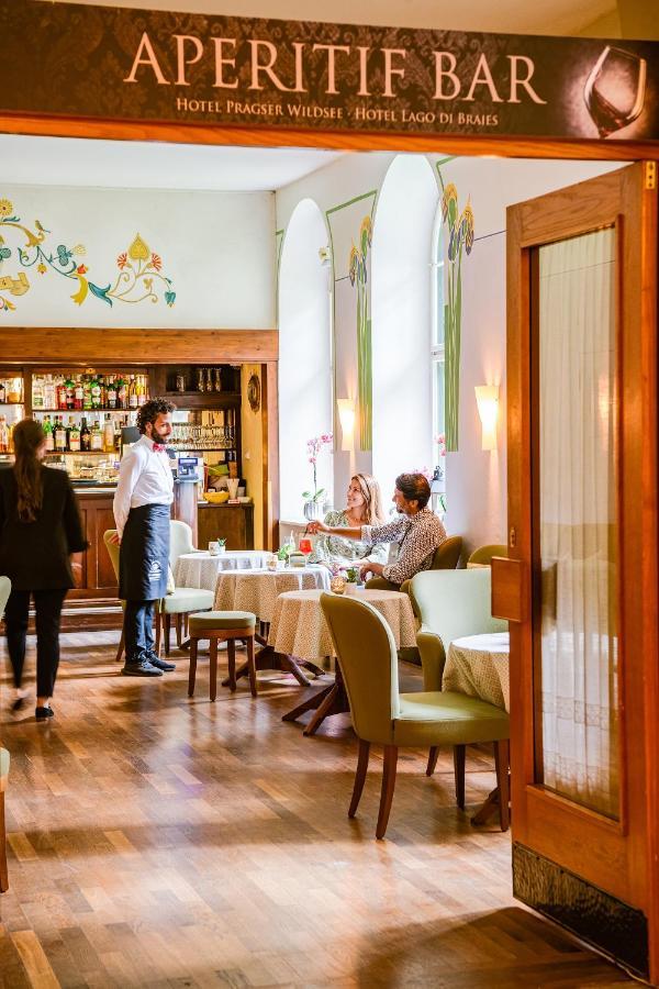 Hotel Lago Di Braies ブラーイエス エクステリア 写真