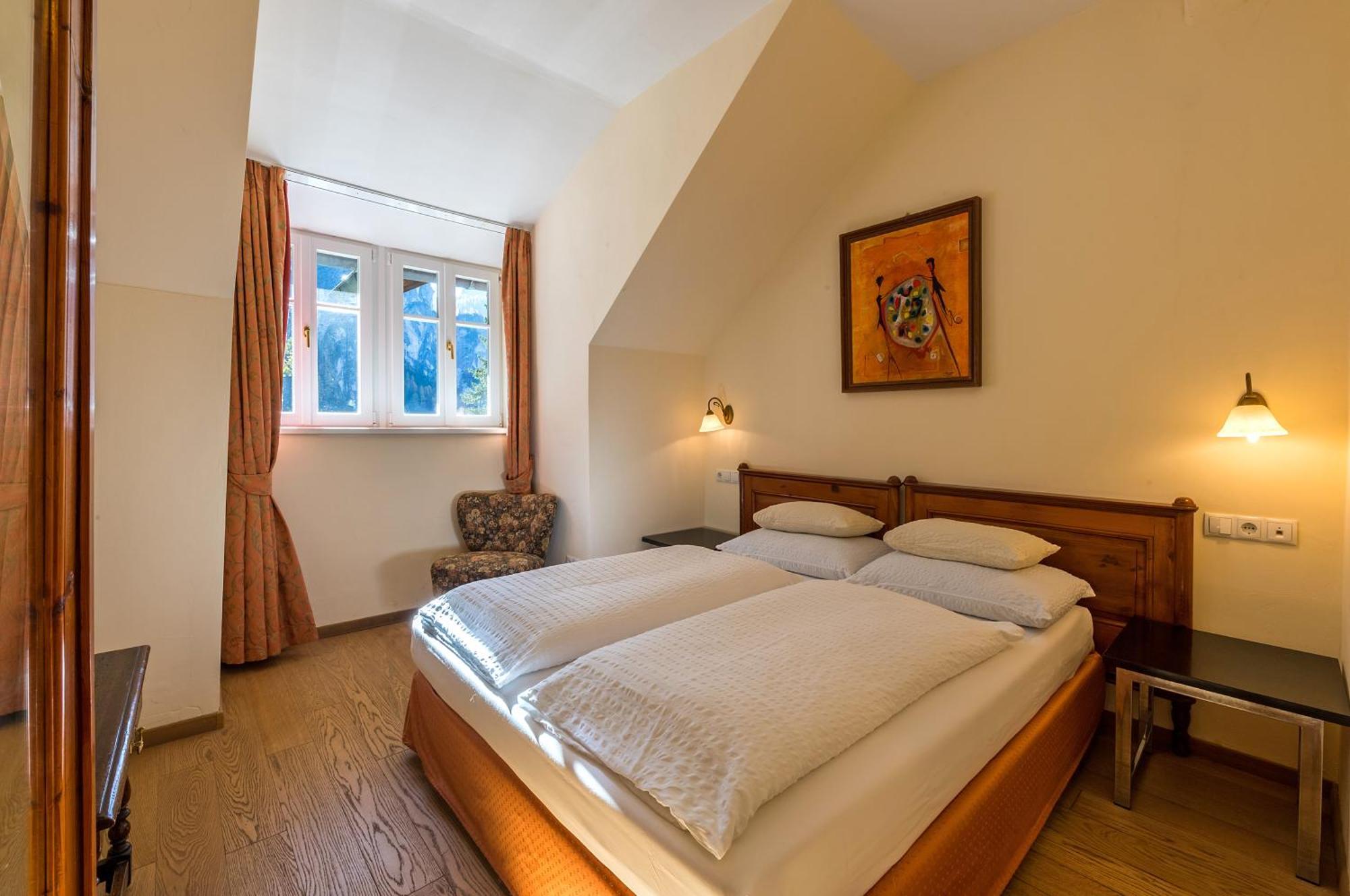 Hotel Lago Di Braies ブラーイエス エクステリア 写真
